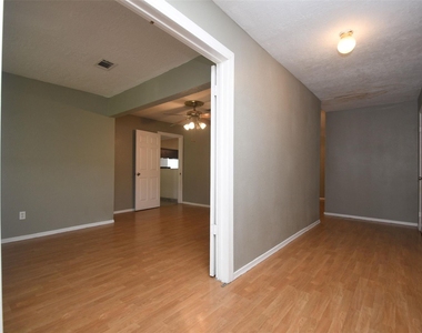 510 Chambly Drive - Photo Thumbnail 8