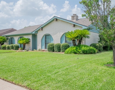 9202 Benning Drive - Photo Thumbnail 2