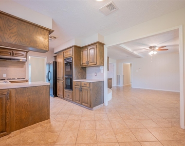 9202 Benning Drive - Photo Thumbnail 18