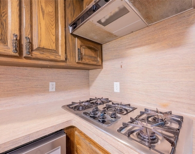 9202 Benning Drive - Photo Thumbnail 13