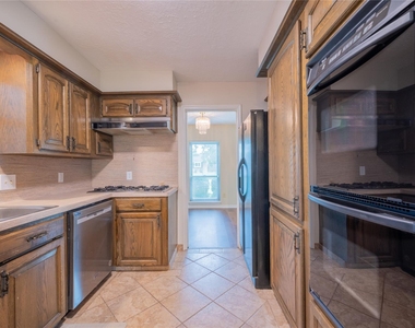 9202 Benning Drive - Photo Thumbnail 14