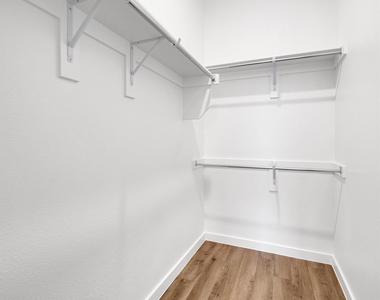 2709-716 Rockhill Road - Photo Thumbnail 14