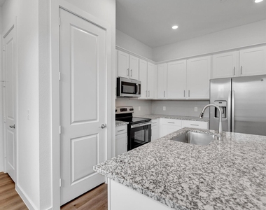 2709-716 Rockhill Road - Photo Thumbnail 6