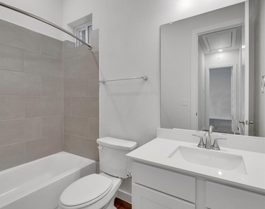 2709-716 Rockhill Road - Photo Thumbnail 10