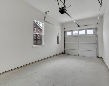 2709-716 Rockhill Road - Photo Thumbnail 16