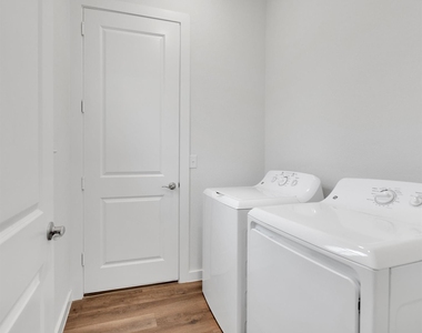 2709-716 Rockhill Road - Photo Thumbnail 15