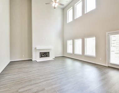 118 Prairie Dawn Circle - Photo Thumbnail 2
