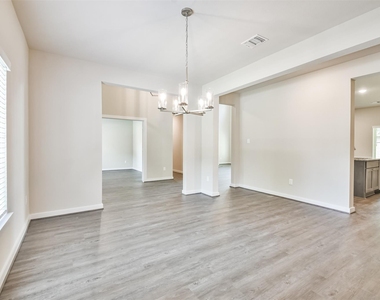 118 Prairie Dawn Circle - Photo Thumbnail 11