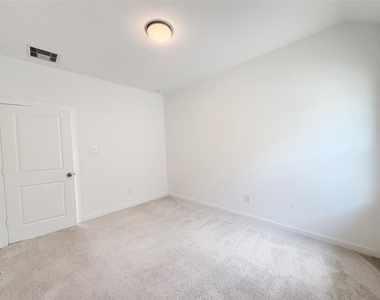 5039 Aspen Orchard Drive - Photo Thumbnail 16
