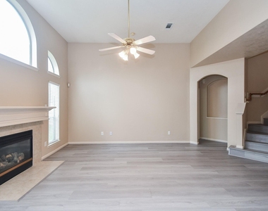 15114 Snow Hill Court - Photo Thumbnail 11