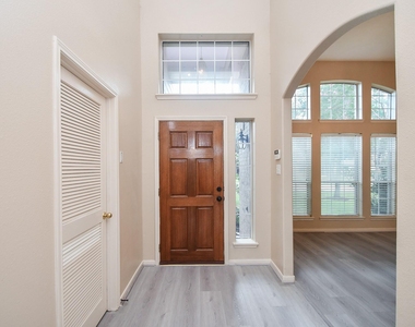 15114 Snow Hill Court - Photo Thumbnail 2