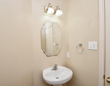 15114 Snow Hill Court - Photo Thumbnail 17