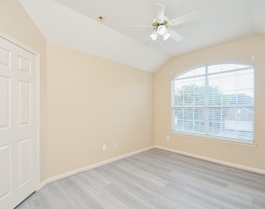 15114 Snow Hill Court - Photo Thumbnail 21