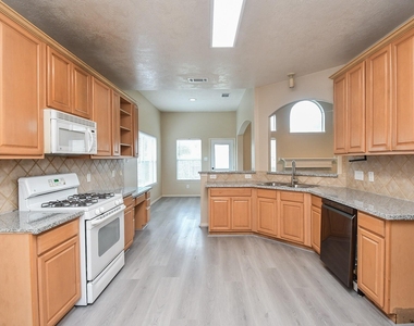 15114 Snow Hill Court - Photo Thumbnail 5