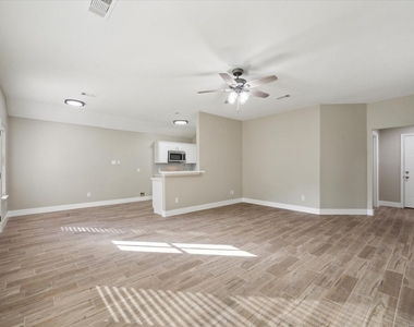 1206 Halls Bridge - Photo Thumbnail 2