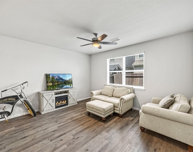 3919 Faletti Drive - Photo Thumbnail 5