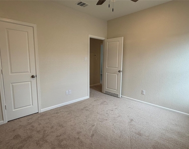 5089 Andorra Bend Lane - Photo Thumbnail 32