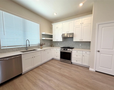 5089 Andorra Bend Lane - Photo Thumbnail 12