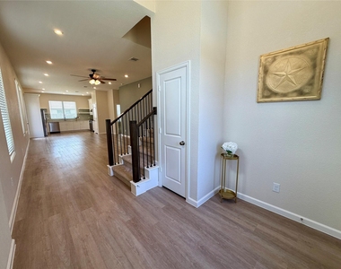 5089 Andorra Bend Lane - Photo Thumbnail 7
