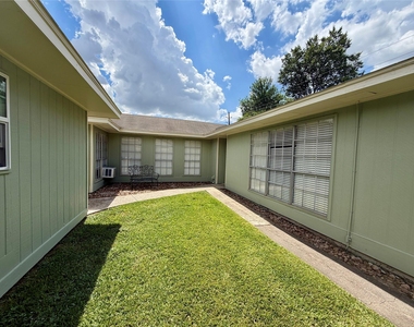 13330 Cologne Drive - Photo Thumbnail 2