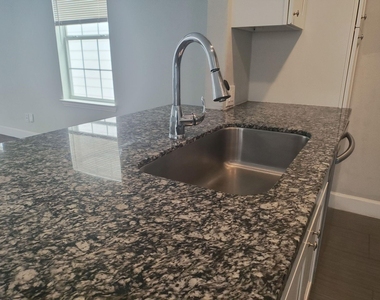 308 E 31st Street - Photo Thumbnail 1