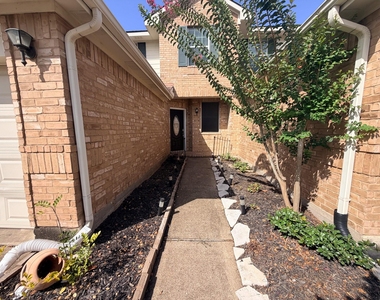 4422 Park Trail Lane - Photo Thumbnail 1