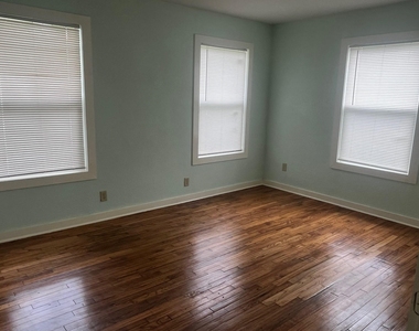 1519 W 8th Street - Photo Thumbnail 5