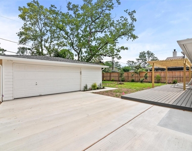 312 W 31st Street - Photo Thumbnail 33