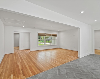312 W 31st Street - Photo Thumbnail 11