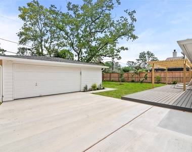 312 W 31st Street - Photo Thumbnail 34