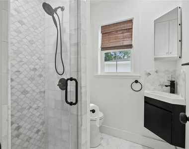 312 W 31st Street - Photo Thumbnail 31