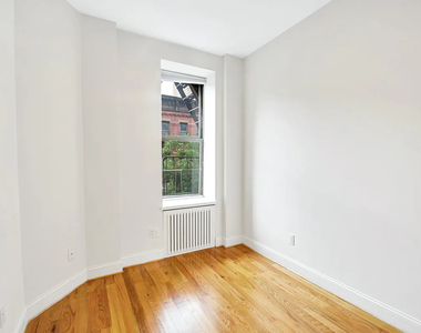 358 West 45th Street - Photo Thumbnail 4