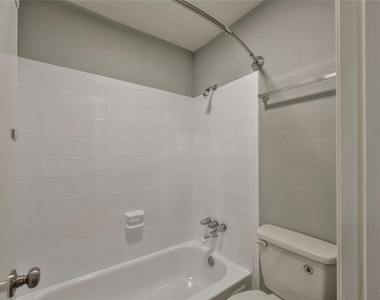 14119 Bella Drive - Photo Thumbnail 13