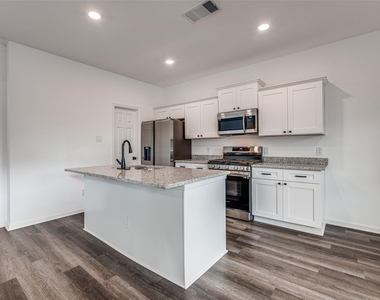 12721 Plummersville Street - Photo Thumbnail 3