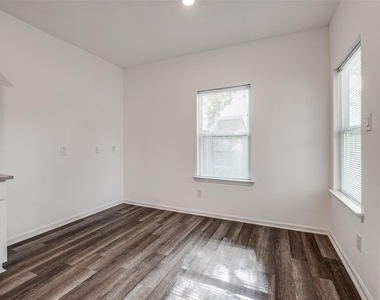 12721 Plummersville Street - Photo Thumbnail 10
