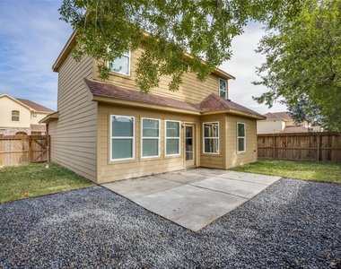 12721 Plummersville Street - Photo Thumbnail 23