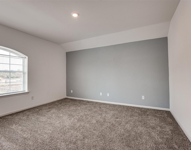 12721 Plummersville Street - Photo Thumbnail 14