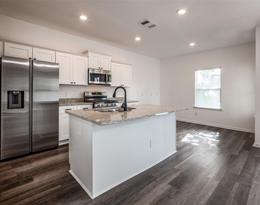 12721 Plummersville Street - Photo Thumbnail 6