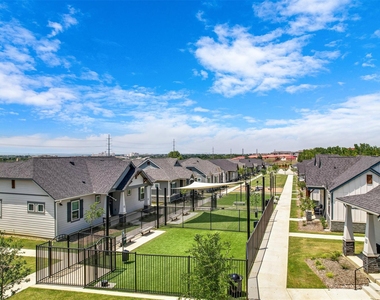 7216 Tall Tree Drive - Photo Thumbnail 32
