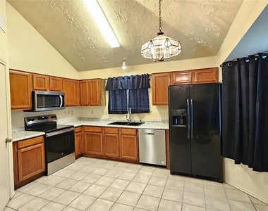 8731 Croteau Drive - Photo Thumbnail 7