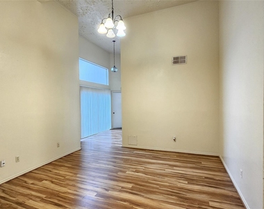 8731 Croteau Drive - Photo Thumbnail 5