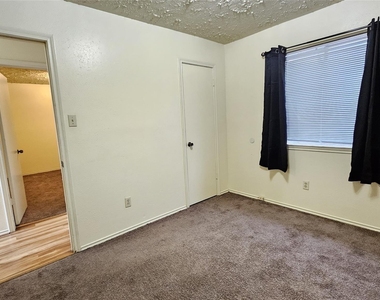 8731 Croteau Drive - Photo Thumbnail 13