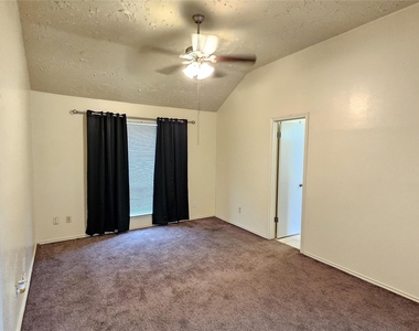 8731 Croteau Drive - Photo Thumbnail 12