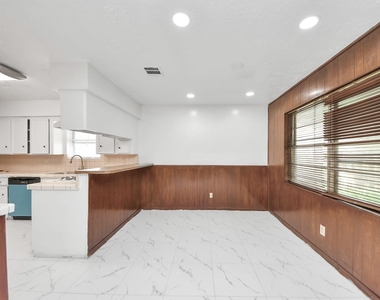 9131 Rentur Drive - Photo Thumbnail 10
