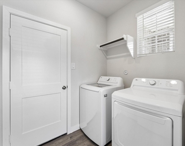 11605 Whirlaway Drive - Photo Thumbnail 16