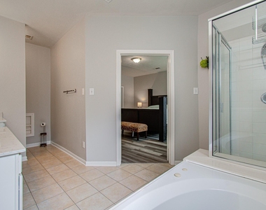 3043 W Hampton Drive - Photo Thumbnail 31