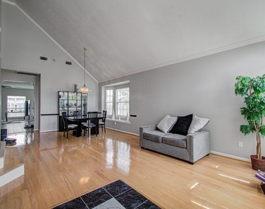 3043 W Hampton Drive - Photo Thumbnail 10