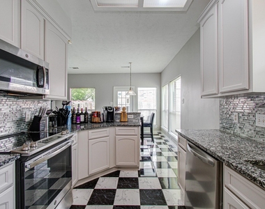 3043 W Hampton Drive - Photo Thumbnail 15