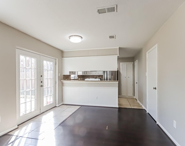 10015 Waving Fields Drive - Photo Thumbnail 3