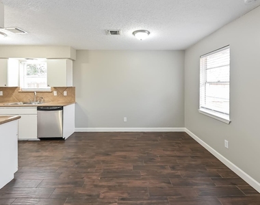 11122 Kirwin Lane - Photo Thumbnail 6